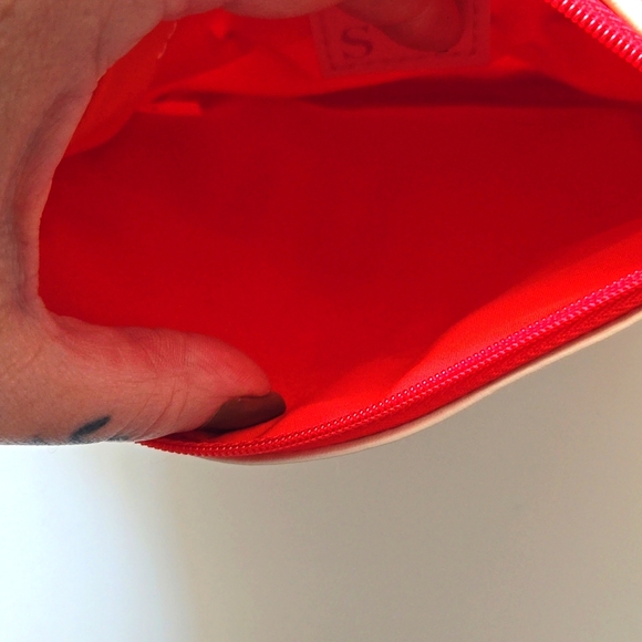 Refashioned Belt Bag ♻️ - Picture 7 of 8